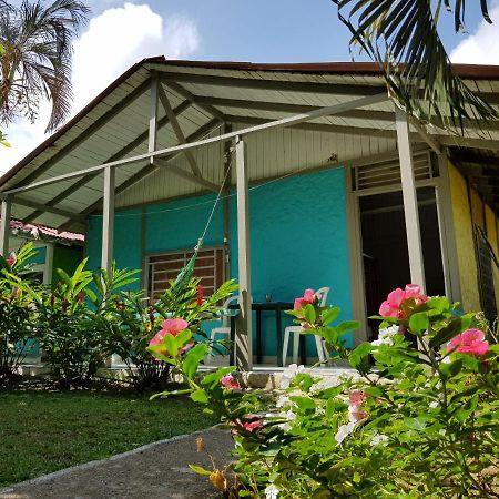 Cabanas Los Almendros Capurganá エクステリア 写真