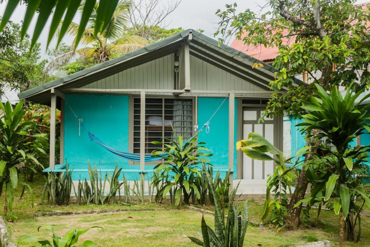 Cabanas Los Almendros Capurganá エクステリア 写真