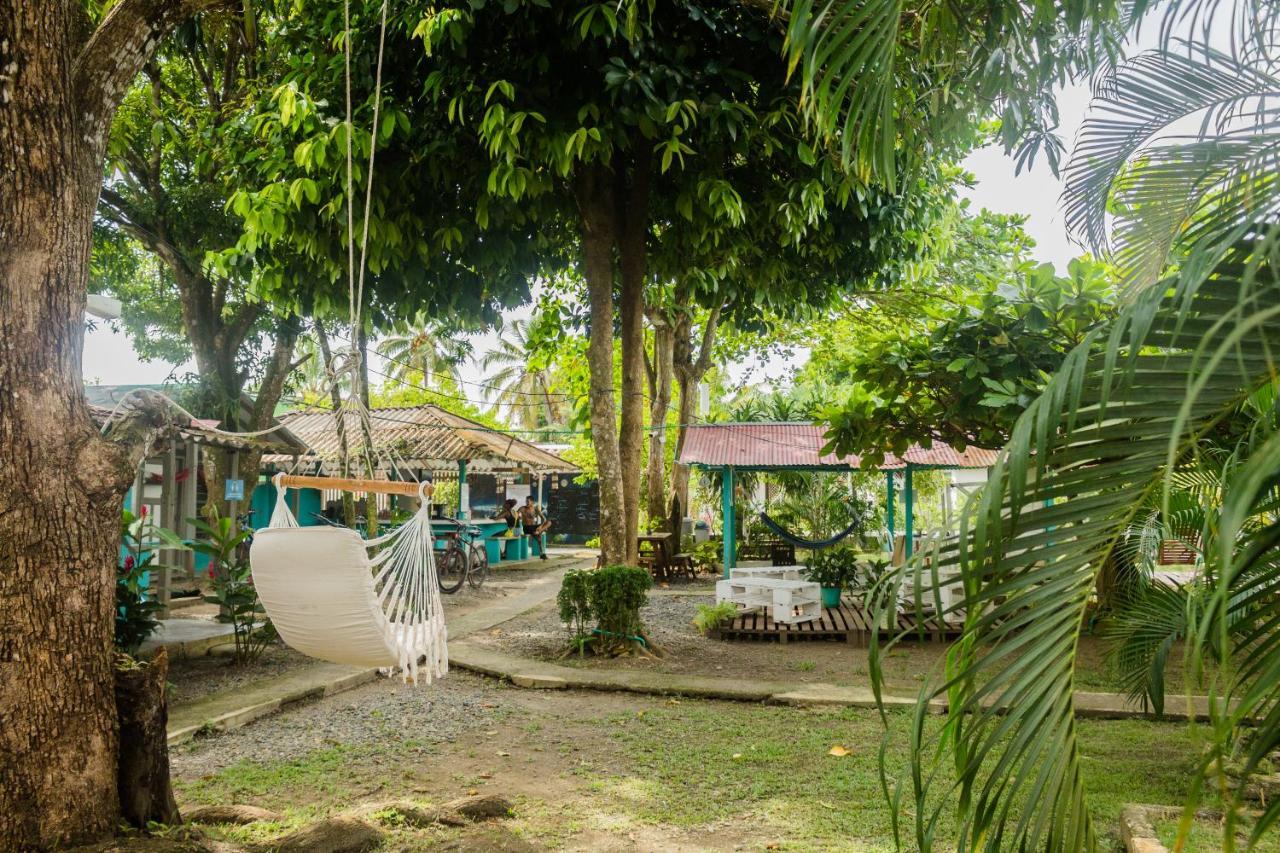 Cabanas Los Almendros Capurganá エクステリア 写真