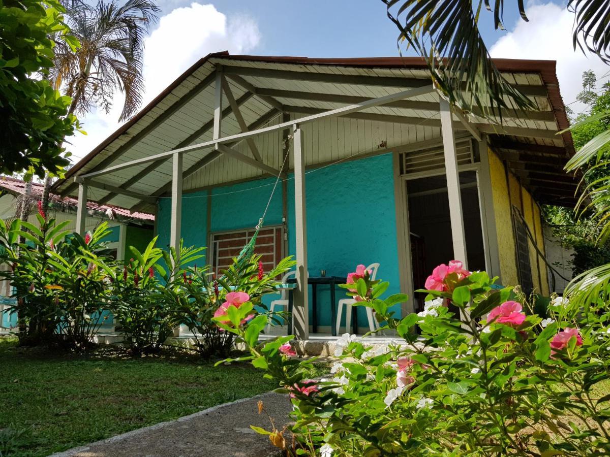 Cabanas Los Almendros Capurganá エクステリア 写真